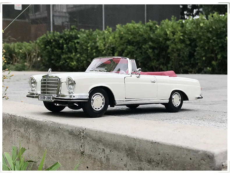 Maisto 1:18 1967 Mercedes-Benz 280SE Alloy Retro Car Model Classic Car Model Car Decoration Collection gift