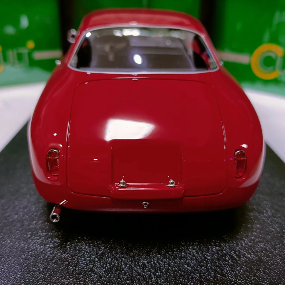 Diecast 1/18 Scale Alfa Romeo Sports Car Simulation Resin Car Model Collectible Ornament Gift Souvenir